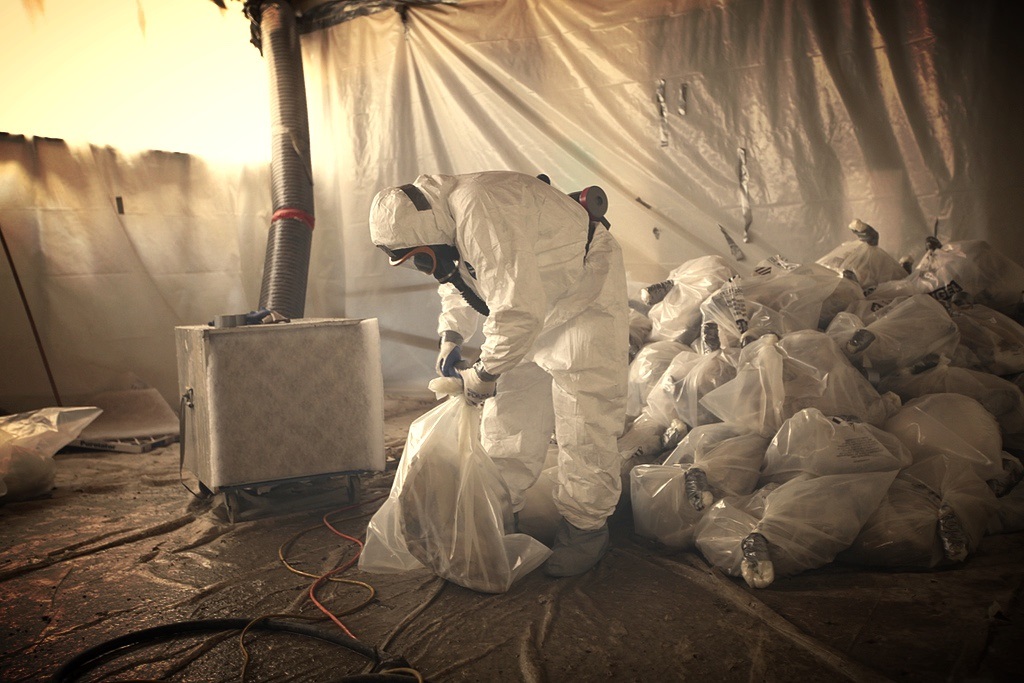 Asbestiammattilainen